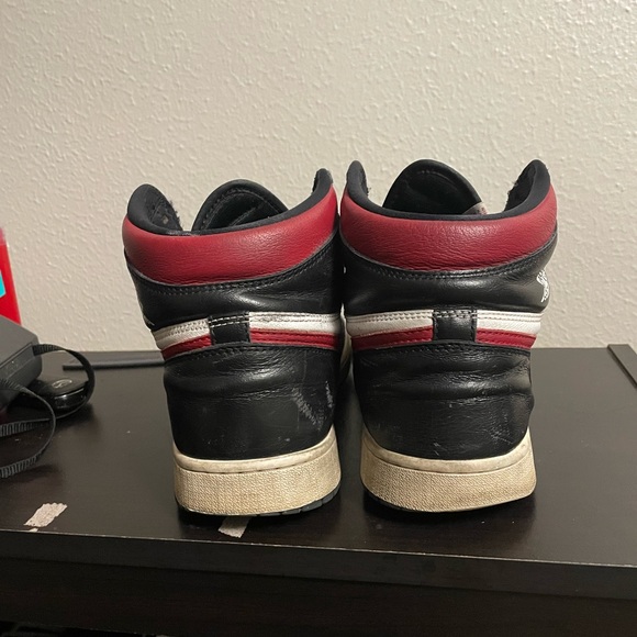 Jordan’s size 10.5 used - Picture 5 of 5